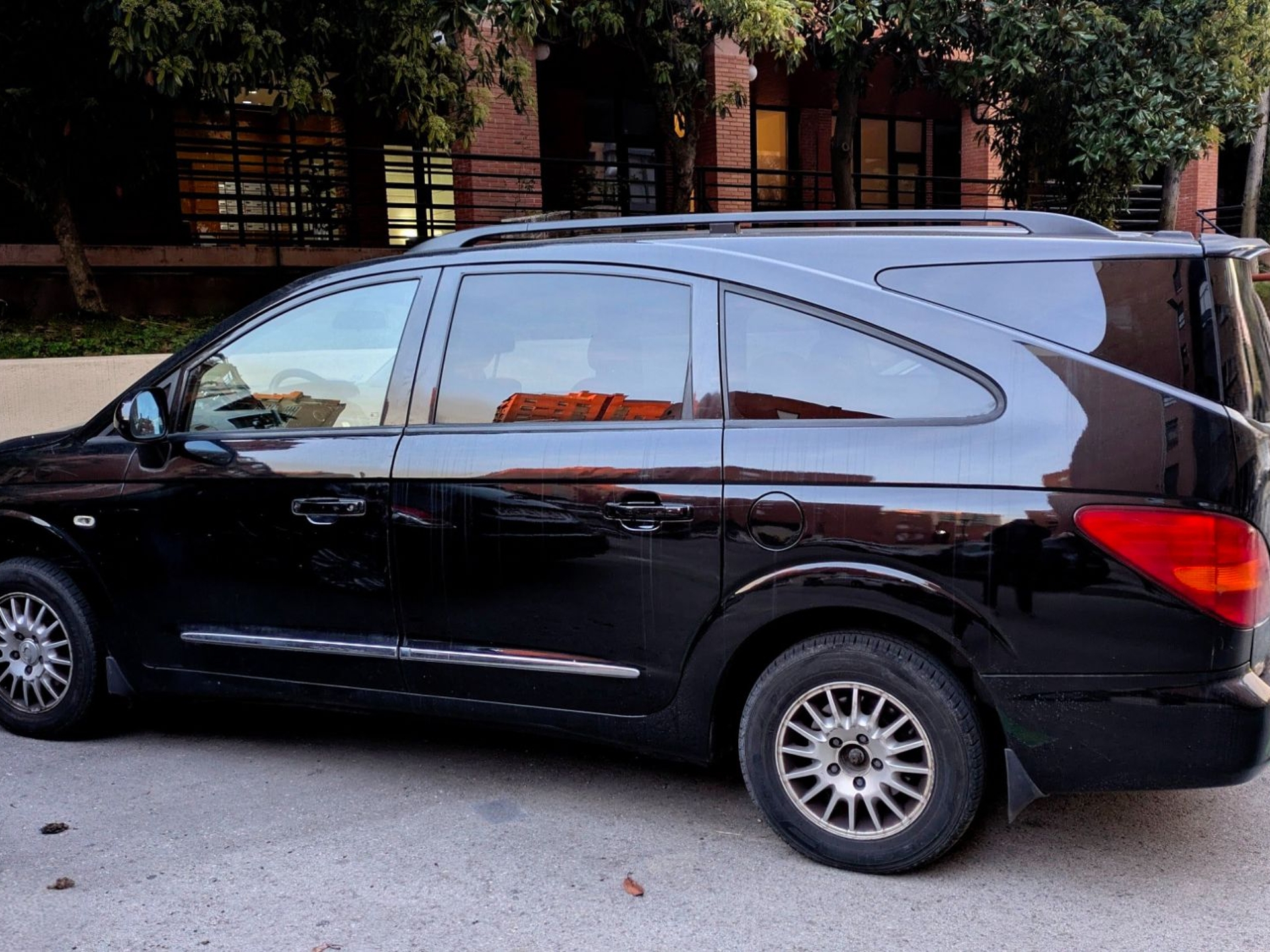 Imagen de SSANGYONG KGM Rodius