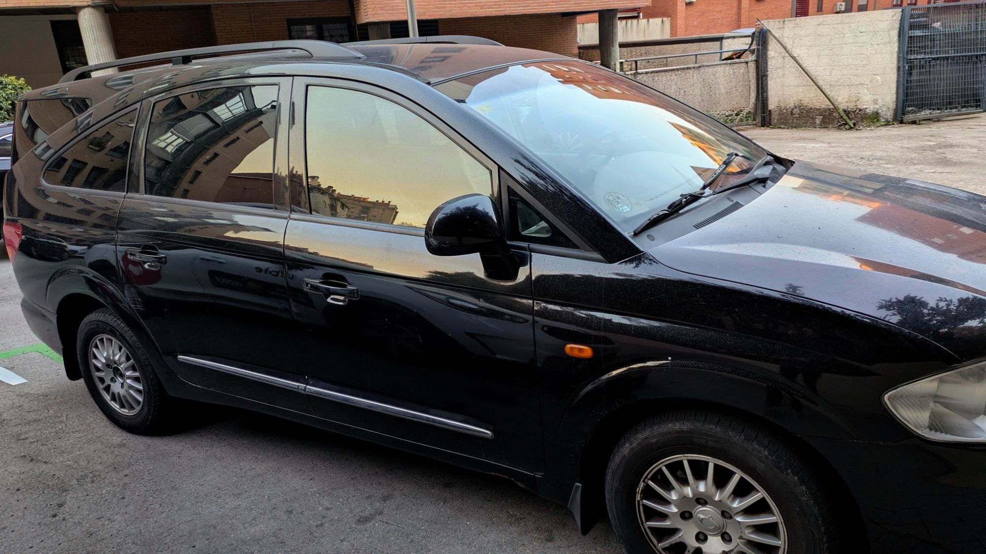 Foto del SSANGYONG KGM Rodius 270 Xdi