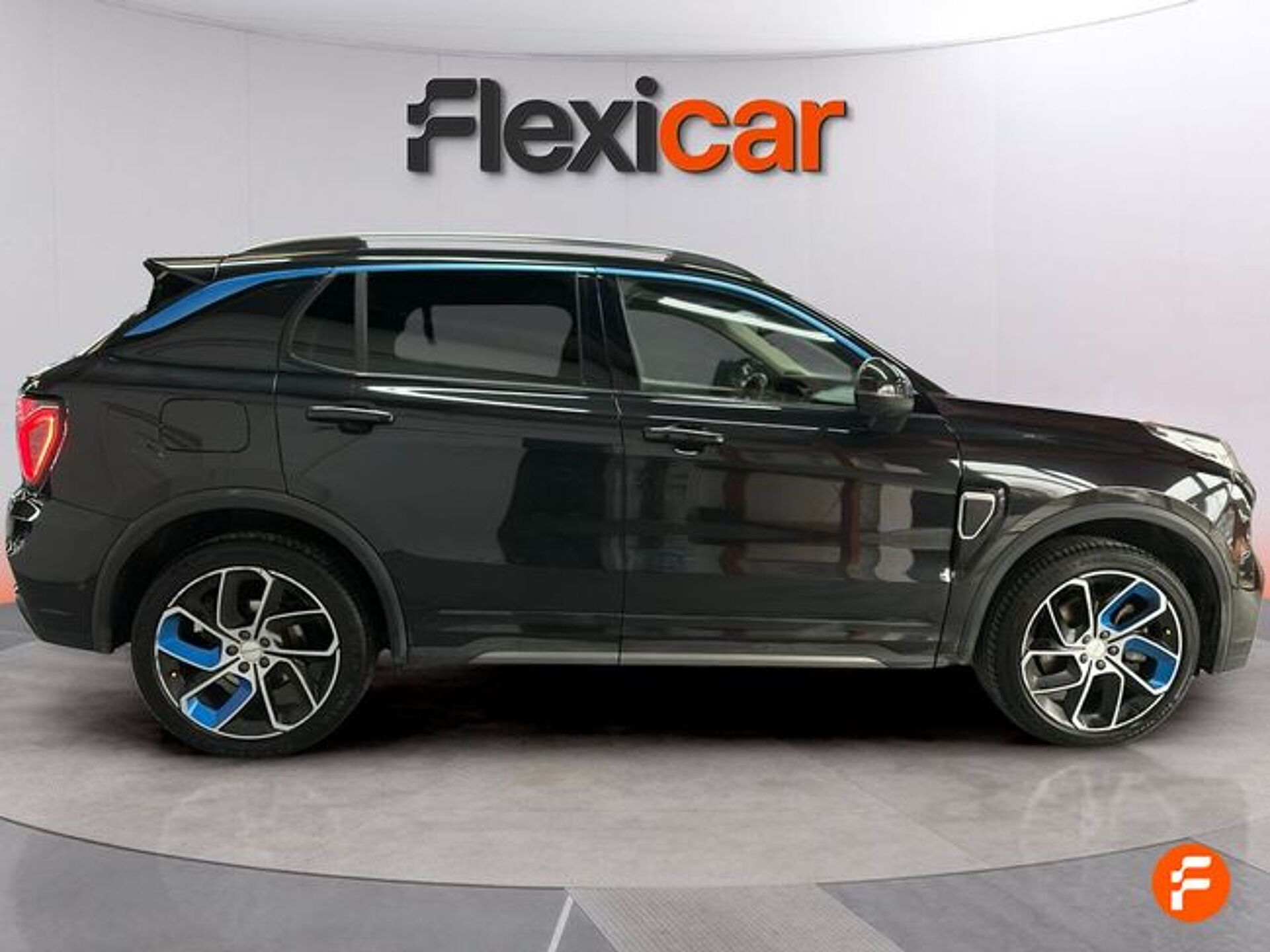 Imagen 3 de LYNK & CO 01