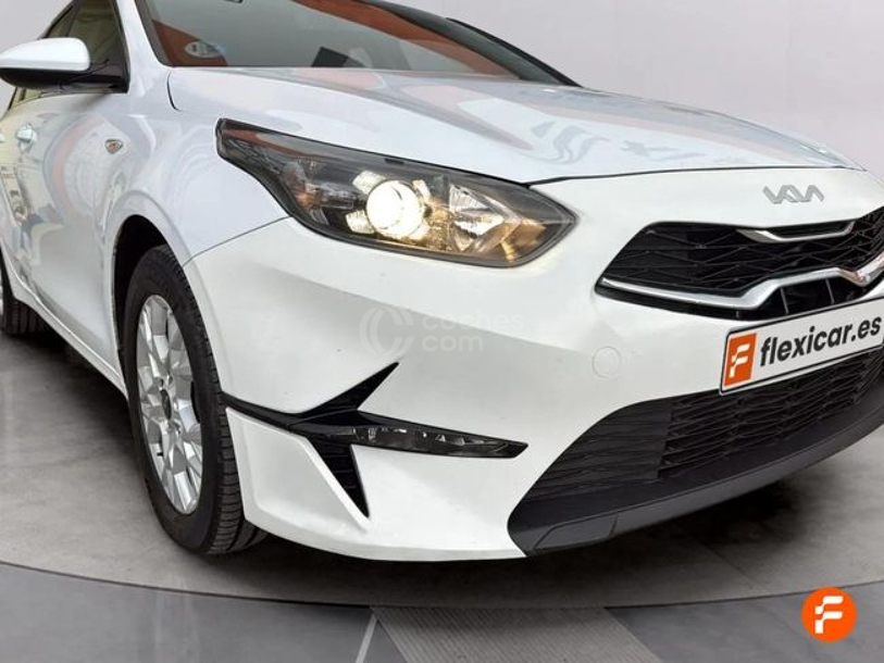 Foto del KIA Ceed Tourer 1.6 MHEV iMT Concept 136