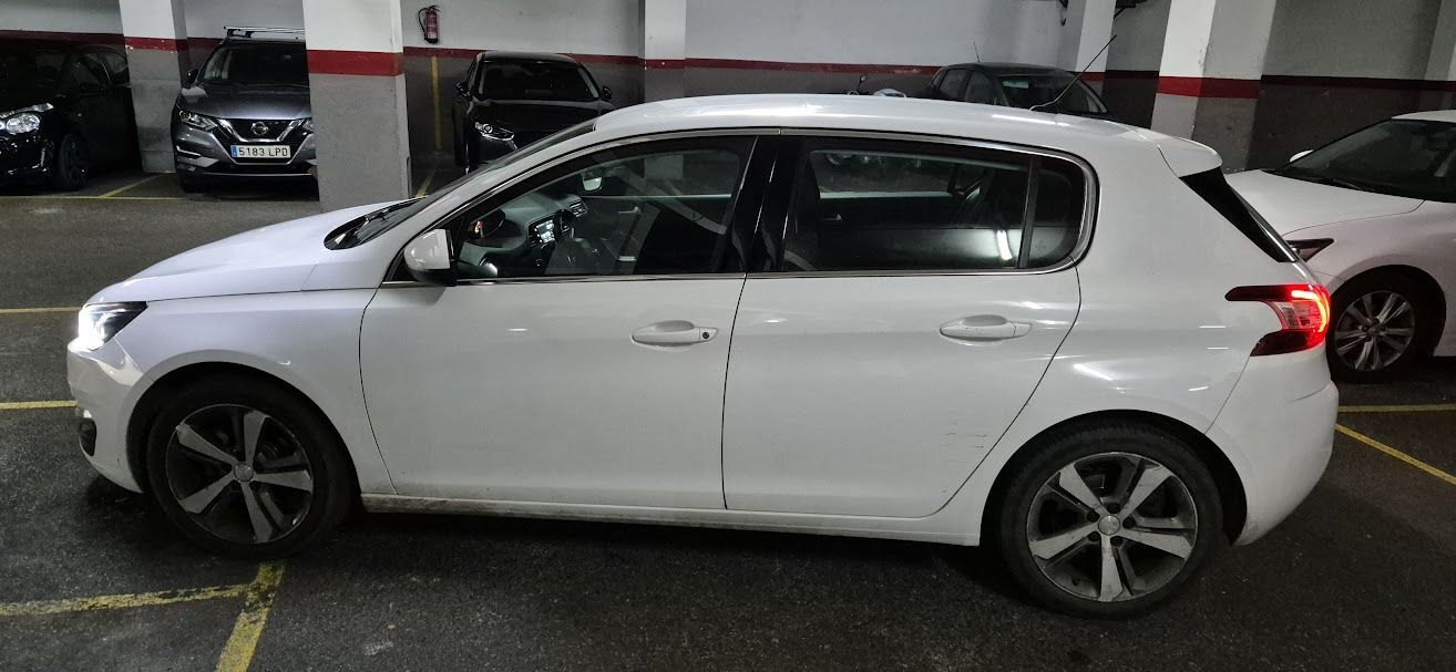 Foto del PEUGEOT 308 SW 1.6BlueHDi S&S Allure 120