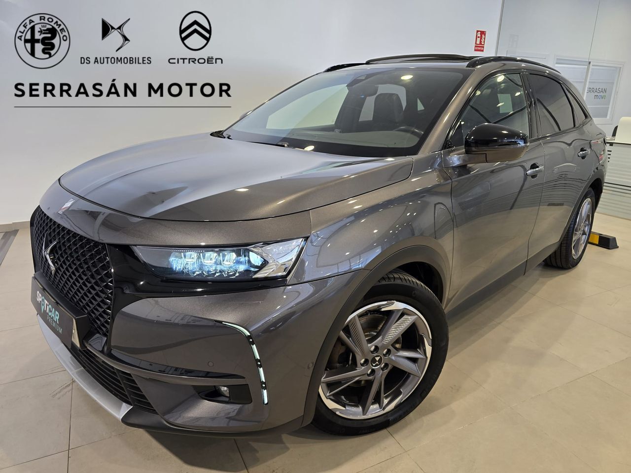 DS DS7 (E-TENSE 225  LIGNE NOIRE) en Badajoz