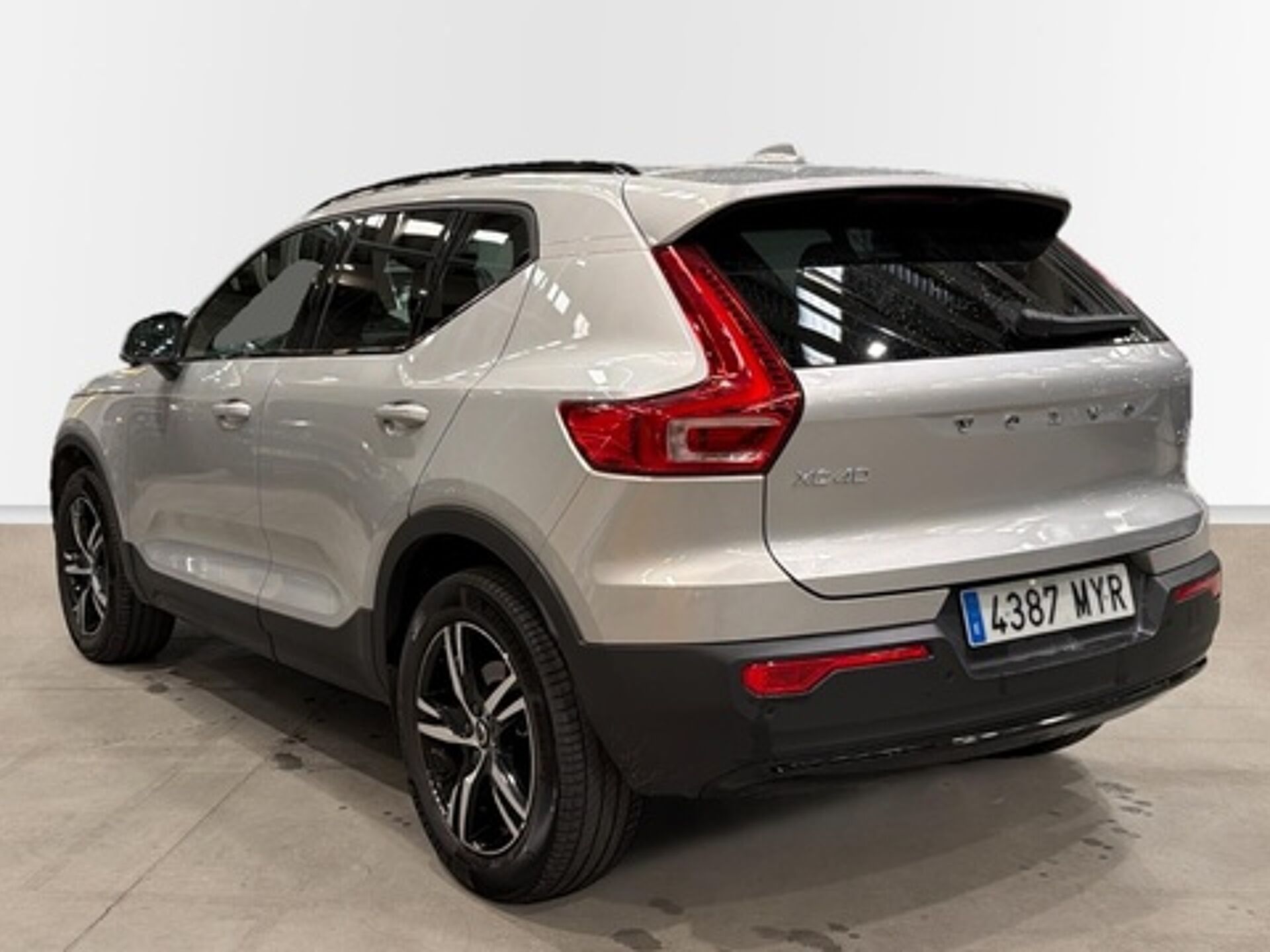 Imagen 2 de VOLVO XC40