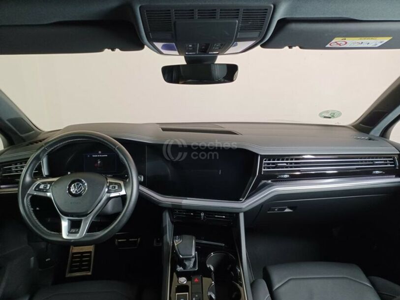 Foto del VOLKSWAGEN Touareg 3.0TDI V6 R-Line Tiptronic 4Motion 210kW