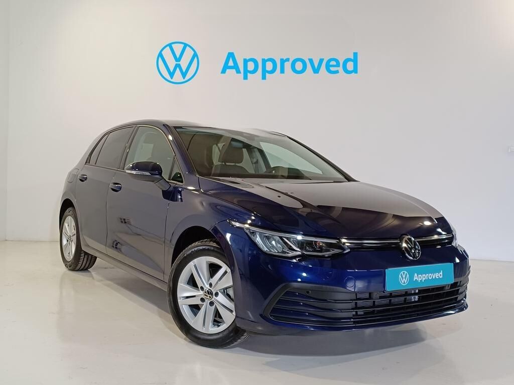 VOLKSWAGEN Golf (Life 1.0 eTSI 81 kW (110 CV) DSG) en Barcelona
