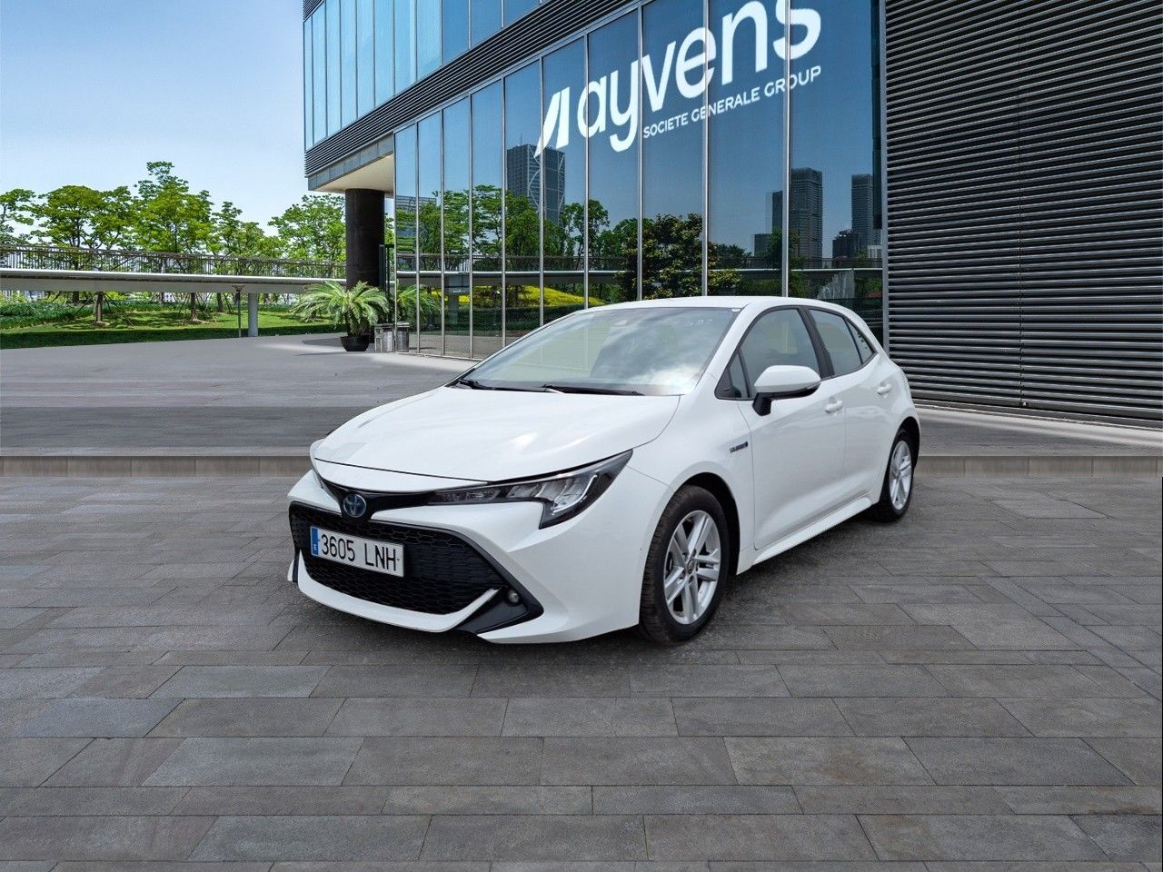 TOYOTA Corolla (1.8 125 Híbrido Active Tech E-CVT 90 kW (122 CV)) en Madrid