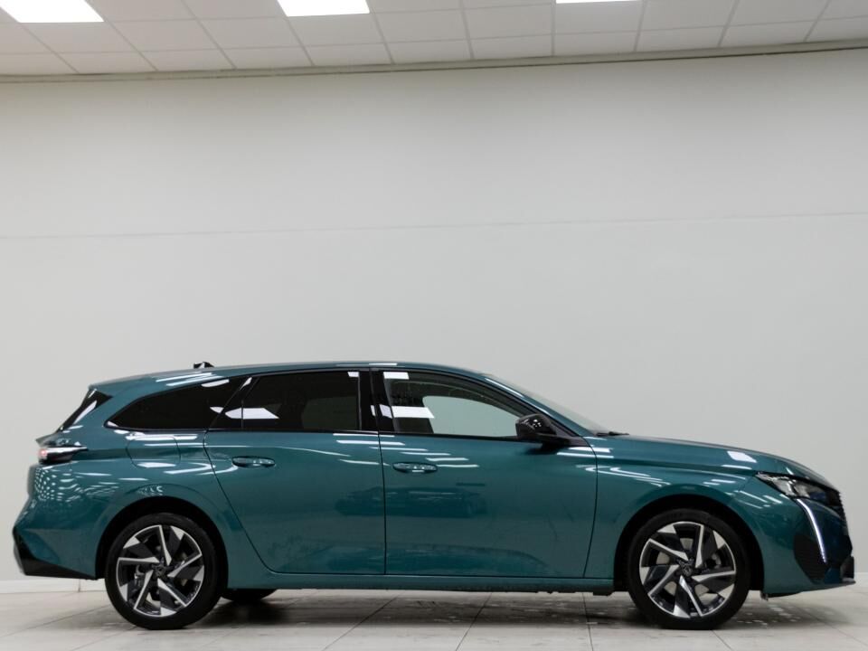 Foto del PEUGEOT 308 SW 1.2 PureTech S&S Allure Pack EAT8 130