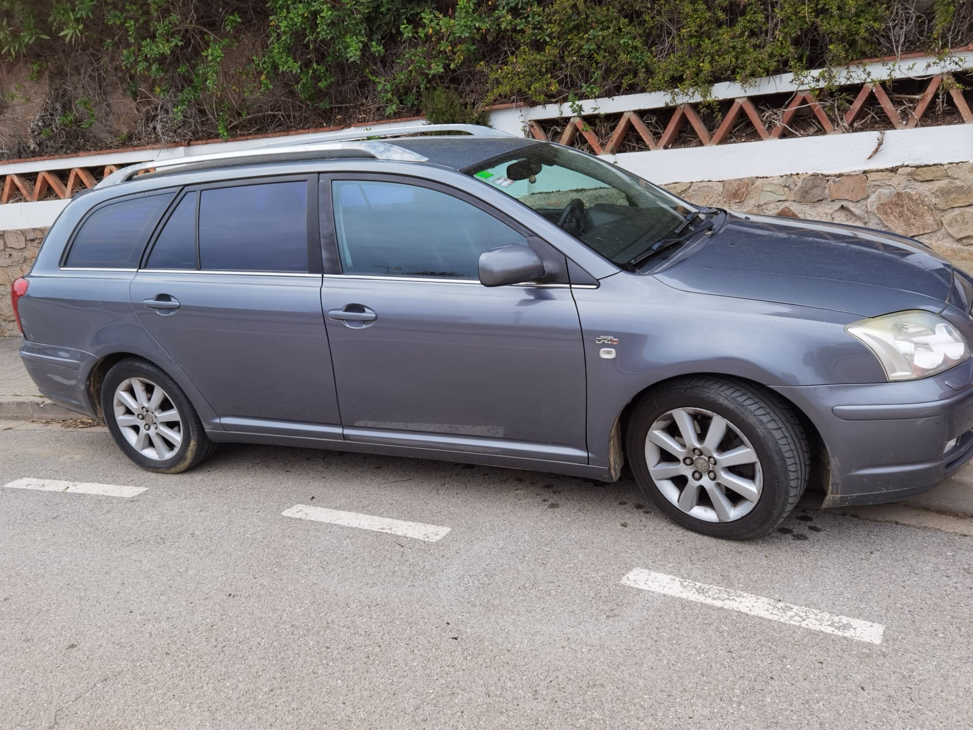 Foto del TOYOTA Avensis Verso 2.0 D4-D Sol