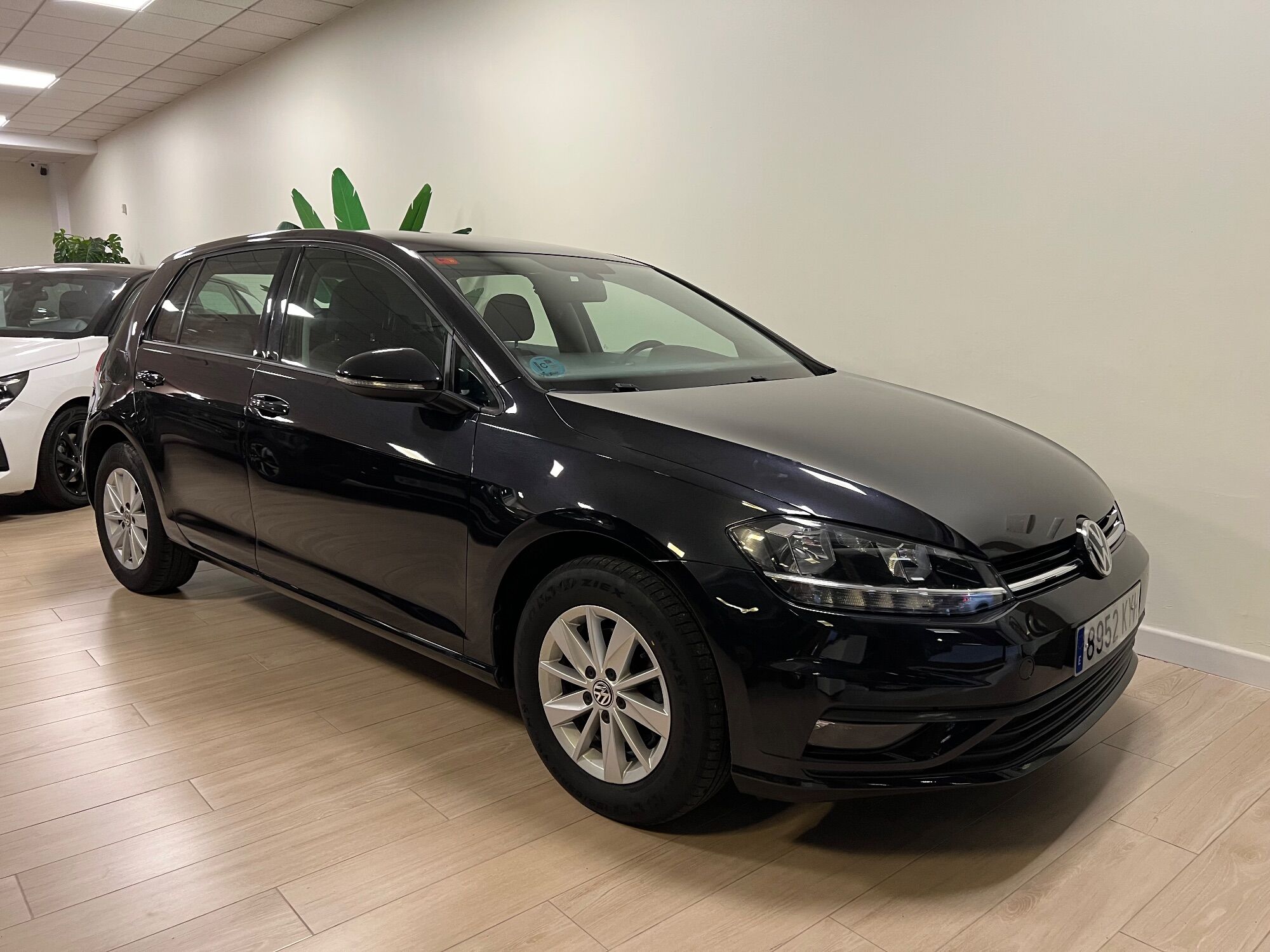 VOLKSWAGEN Golf (1.0 TSI Edition 85kW) en Cádiz