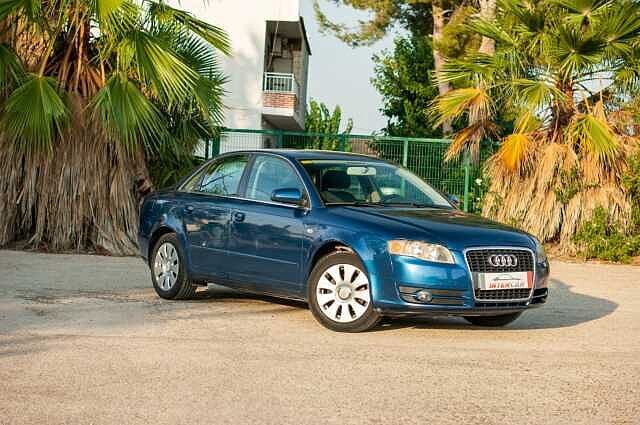 AUDI A4 (A4 ES - BerS4 2.0 TDI 140 EU4, 2005 - 2007) en Murcia