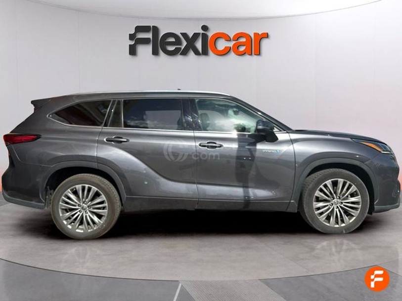 Foto del TOYOTA Highlander 2.5 hybrid Advance T. Panorámico Pintura metaliza