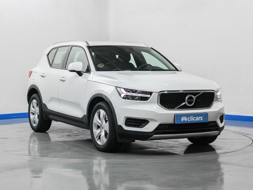 Foto del VOLVO XC40 D4 Momentum AWD Aut.