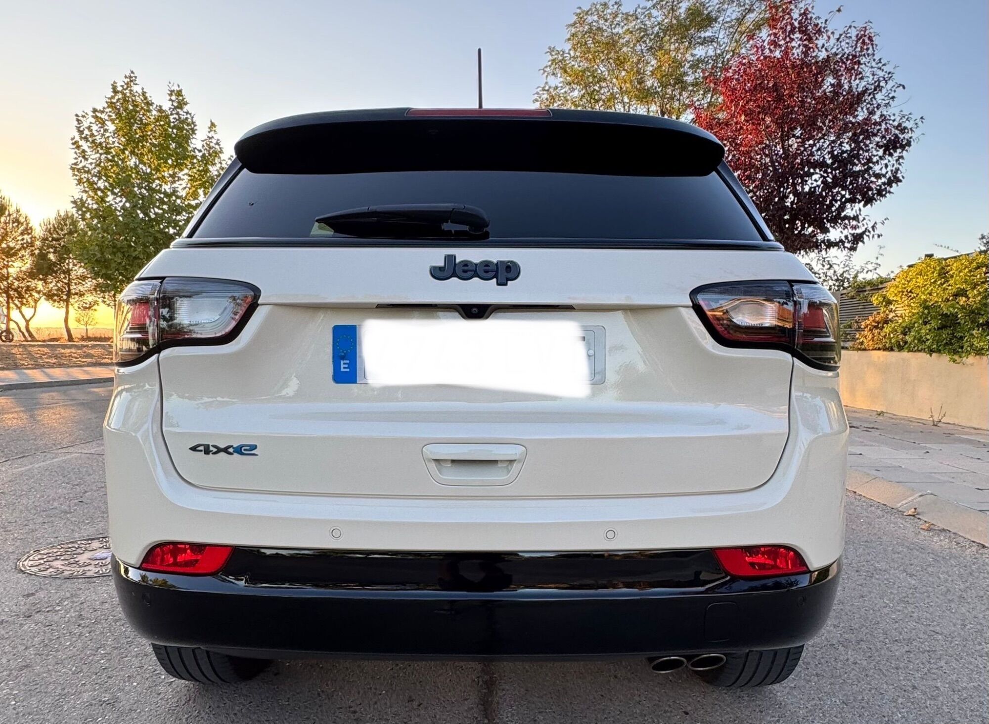 Foto del JEEP Compass 1.3 PHEV 80th EAWD Aut. 190