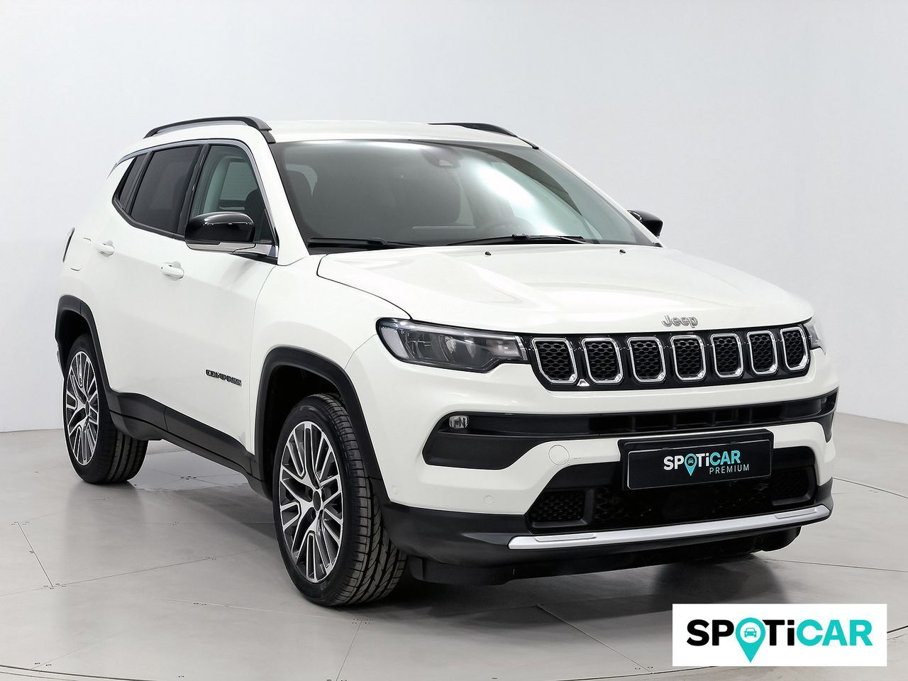JEEP Compass (1.3 Gse T4 96kW (130CV) Limited MT FWD) en Barcelona