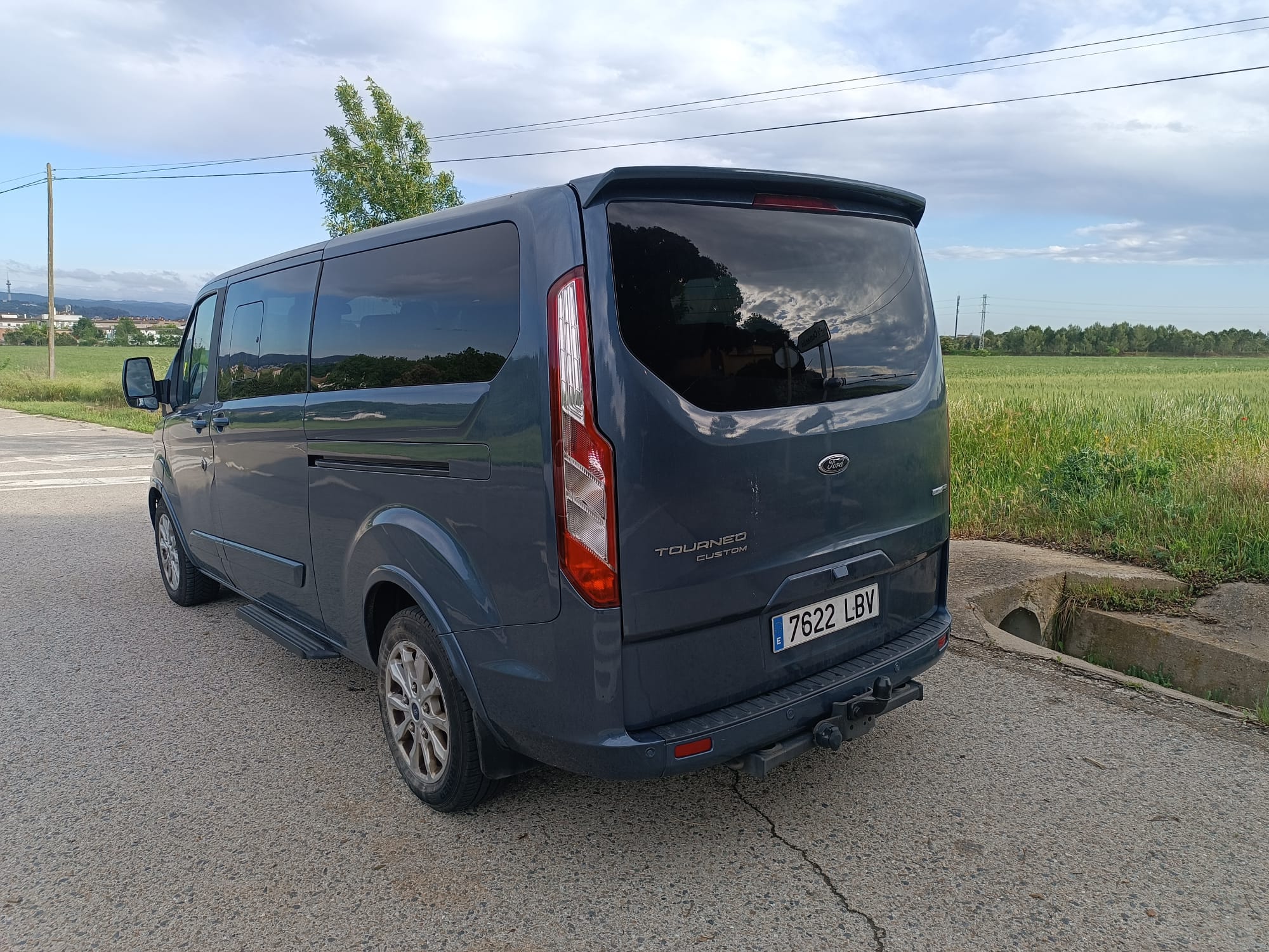 Foto del FORD Tourneo Custom Shuttle Grand  2.0 EcoBlue Hybrid Titanium 185