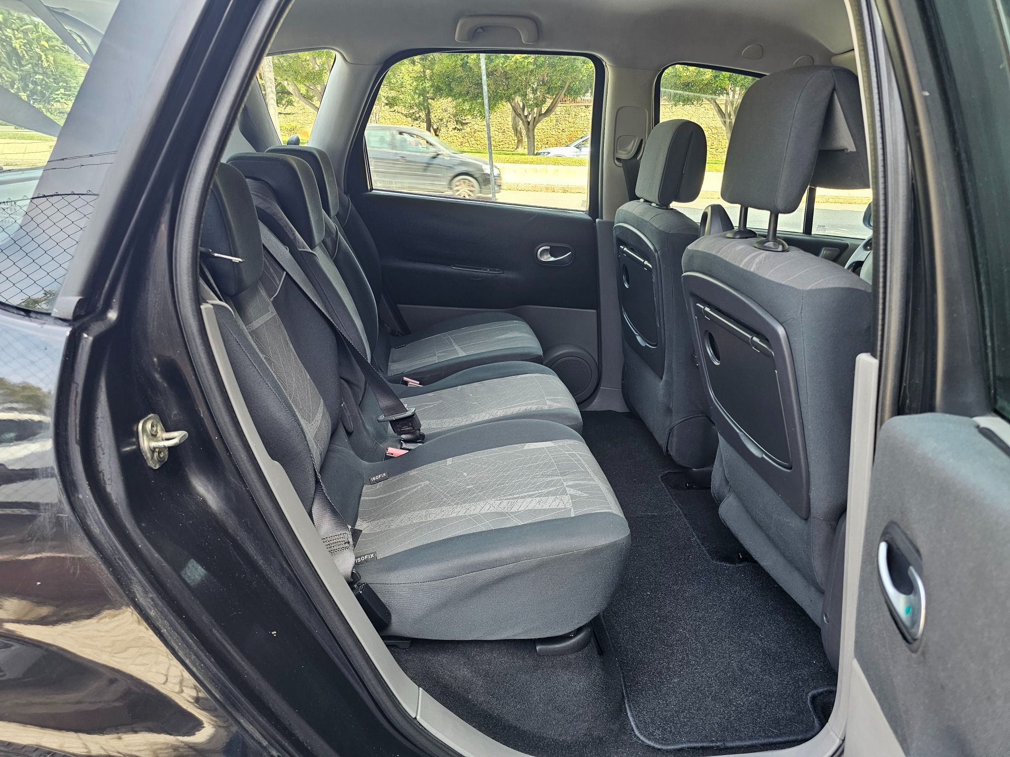 Foto del RENAULT Scenic Grand Scénic 1.9dCi Confort Authentique