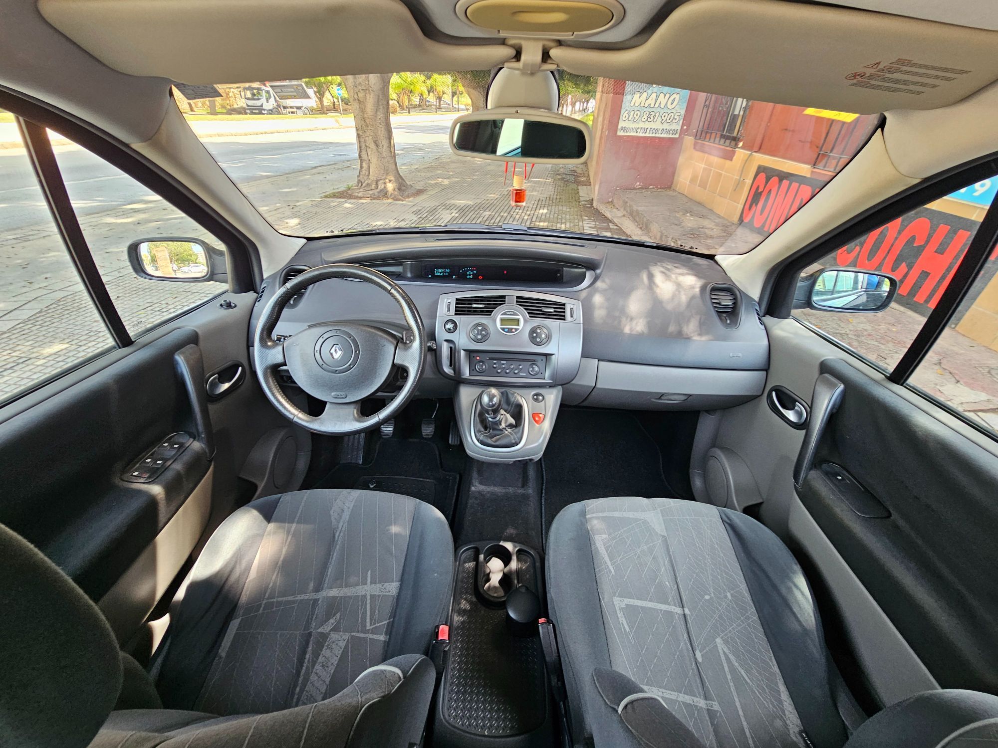 Foto del RENAULT Scenic Grand Scénic 1.9dCi Confort Authentique