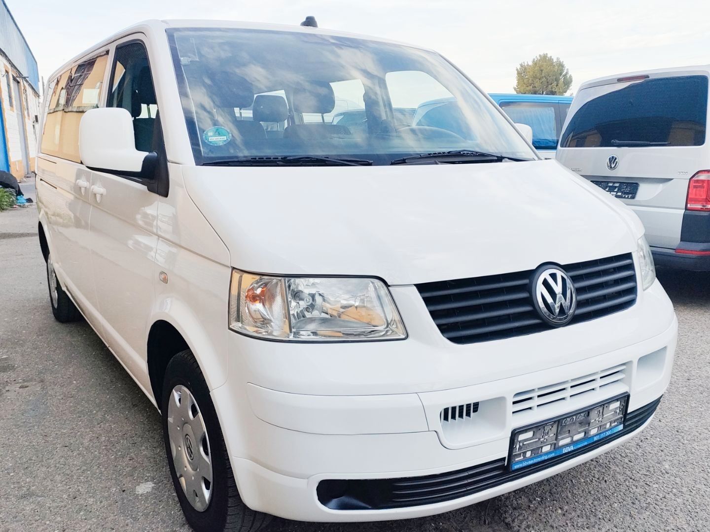 Foto del VOLKSWAGEN Transporter Kombi 1.9TDI Largo TA 102