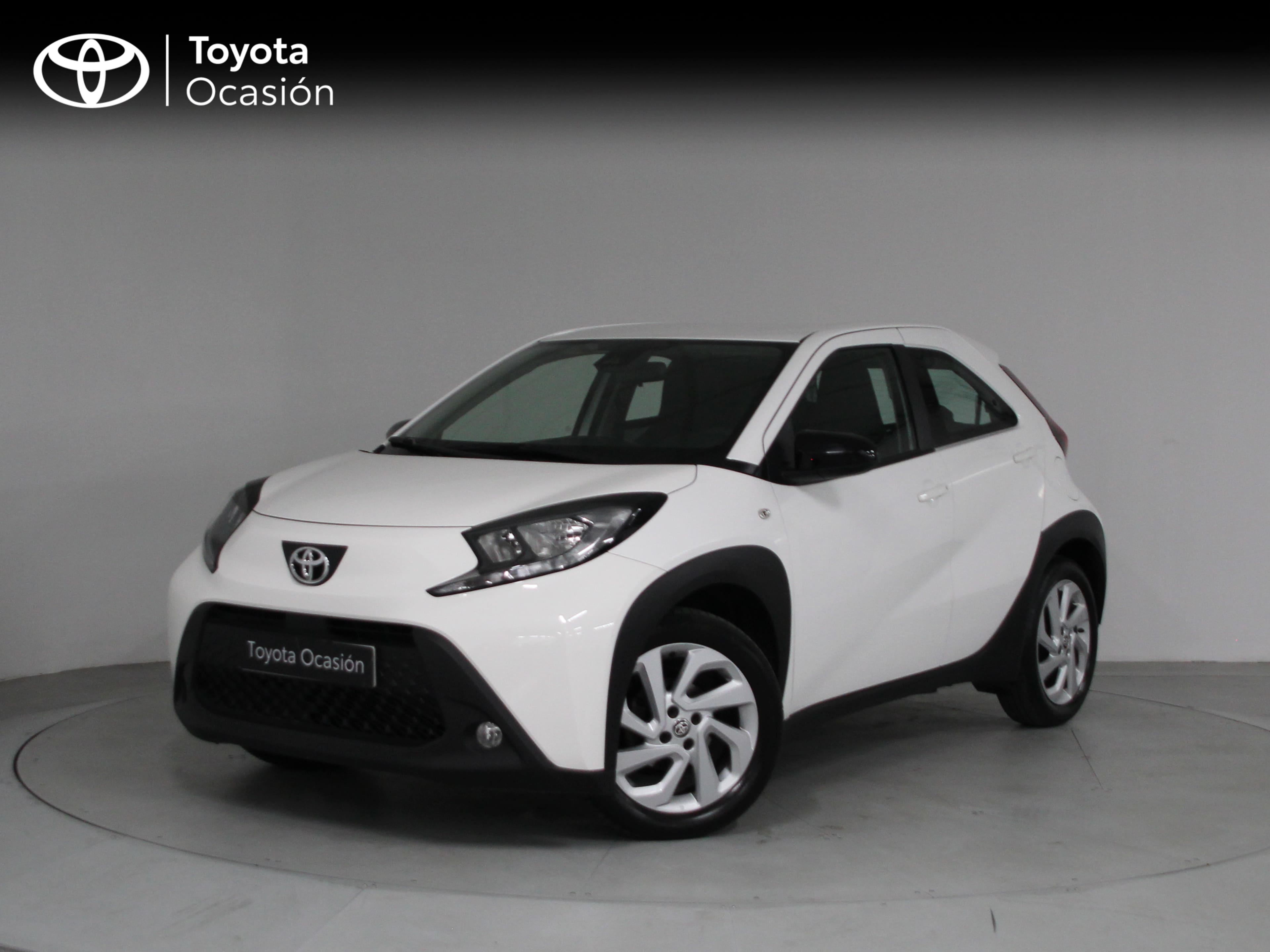 TOYOTA Aygo X Cross (1.0 VVT-I 72CV Play) en Barcelona