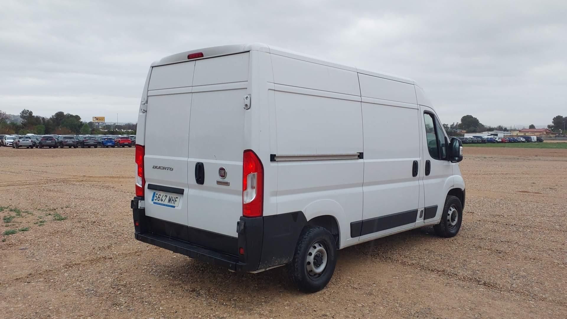 Foto del FIAT Ducato Fg. 35 2.2Mjt L2 H2 Easy Pro 140CV