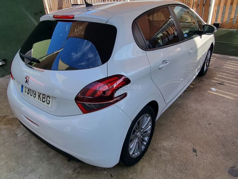 Foto del PEUGEOT 208 1.2 PureTech Style 82