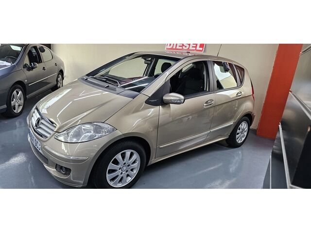 MERCEDES Clase A (180 CDI Elegance 80 kW (109 CV)) en Barcelona