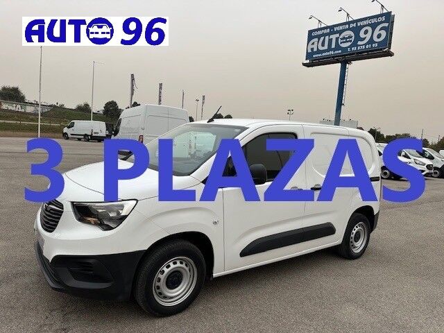 OPEL Combo (1.5 TD E CARGO 100 EXPRESS FURGON CERRADO) en Barcelona