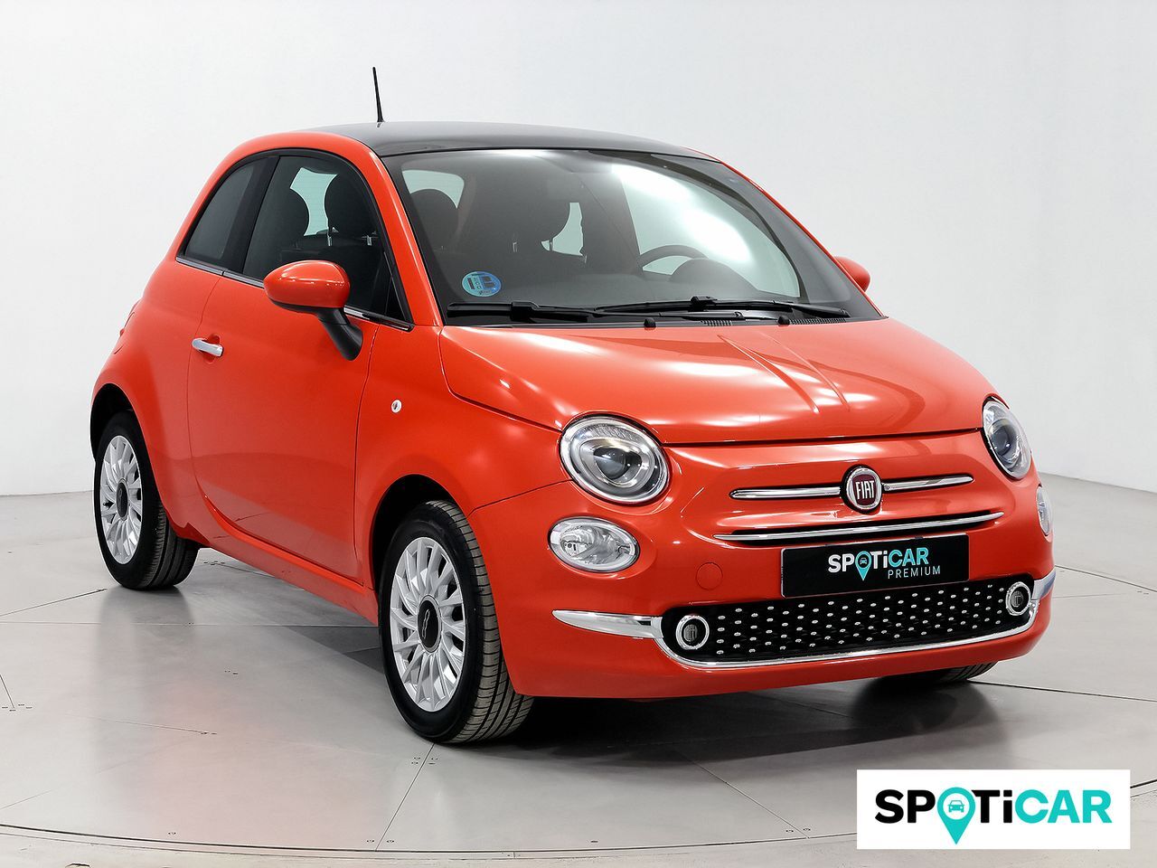 FIAT 500 (Dolcevita 1.0 Hybrid 51KW (70 CV)) en Barcelona