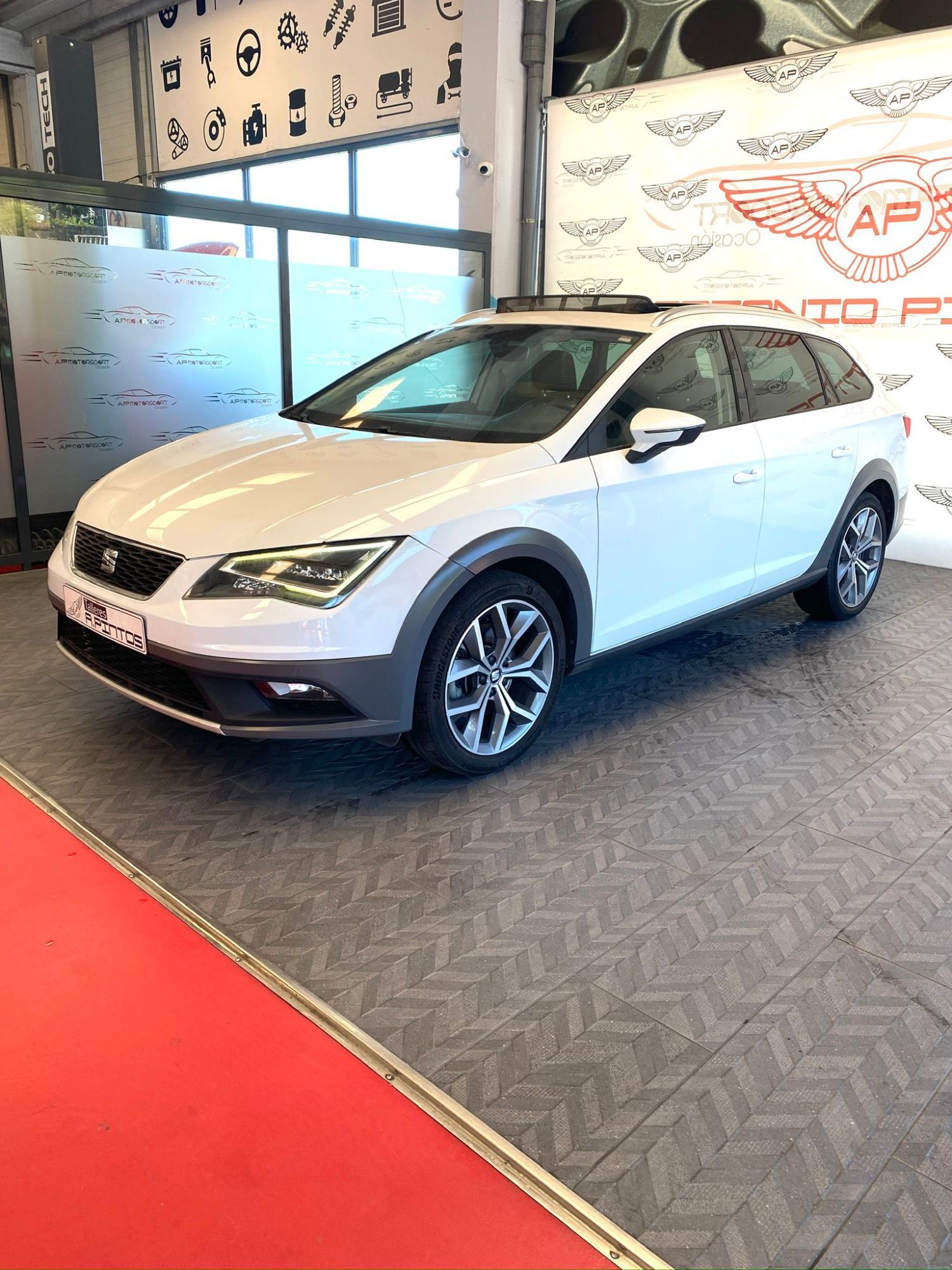 SEAT León X-perience (2.0TDI CR S&S 4Drive DSG6 184) en Pontevedra