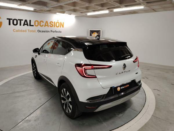 Foto del RENAULT Captur E-TECH Híbrido Techno 105kW