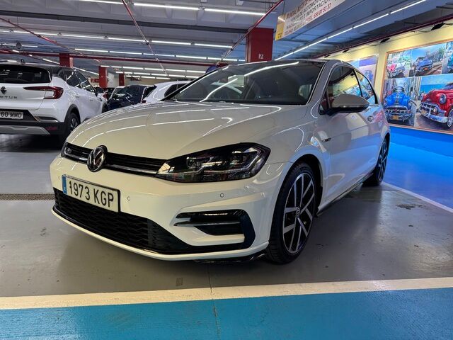 VOLKSWAGEN Golf (Sport 1.5 TSI Evo 110 kW (150 CV) DSG) en Barcelona
