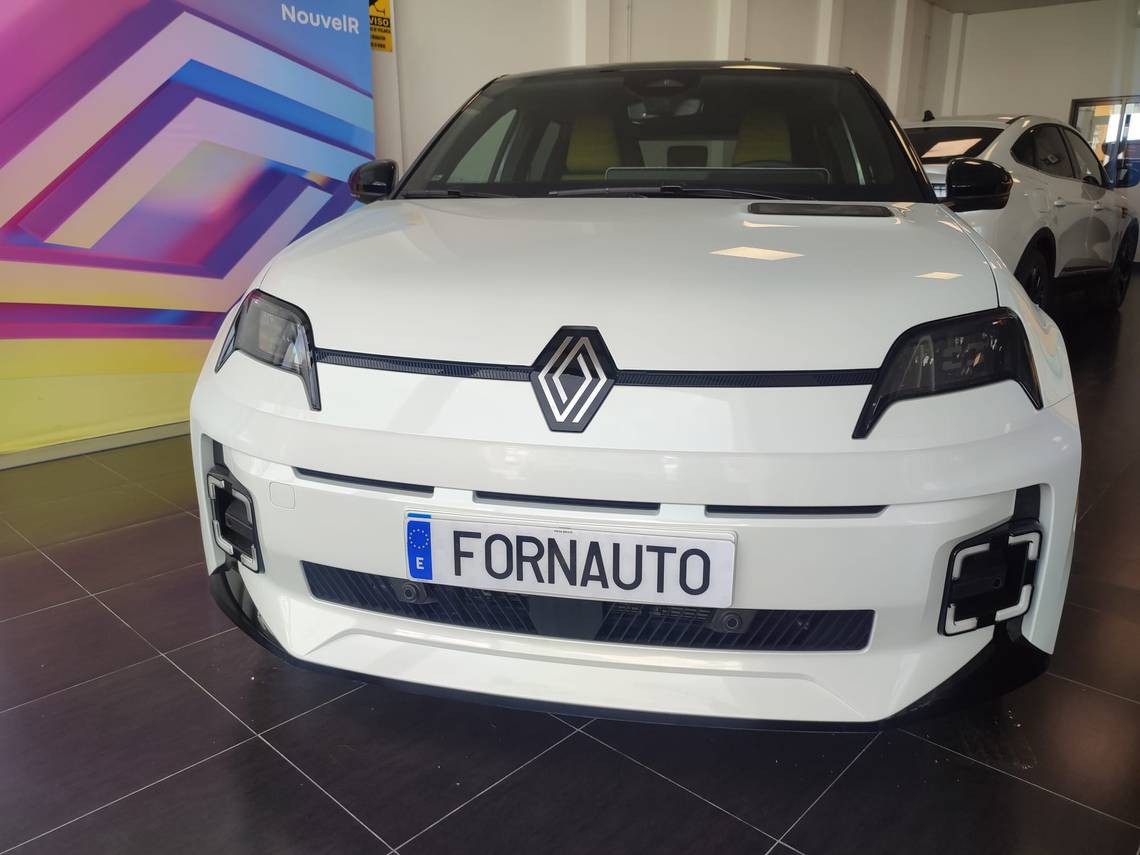 RENAULT R5 (Cinq 110kW (150CV) Autonomía Conf Iconic) en Sevilla