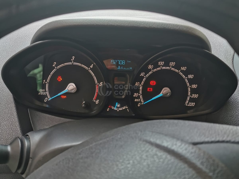 Foto del FORD Tourneo Courier 1.5TDCi Ambiente 75