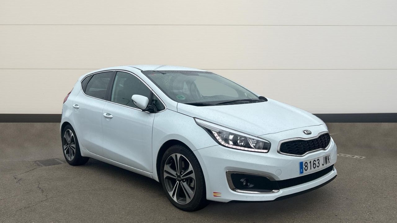 KIA Ceed (1.6 CRDI VGT UEFA EURO2016 ECO-DYNAMICS 136 5P) en Madrid
