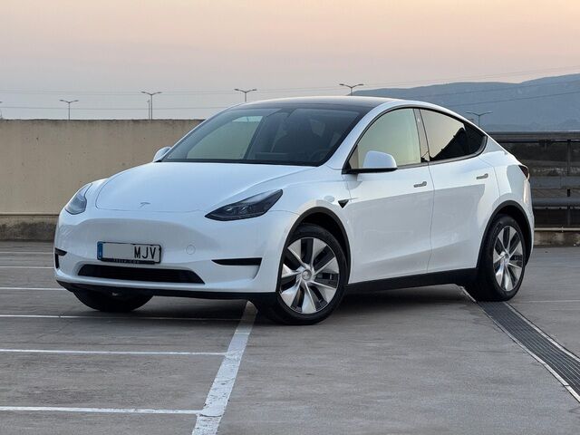 TESLA Model Y (Tracción Trasera RWD 220 kW (299 CV)) en Barcelona