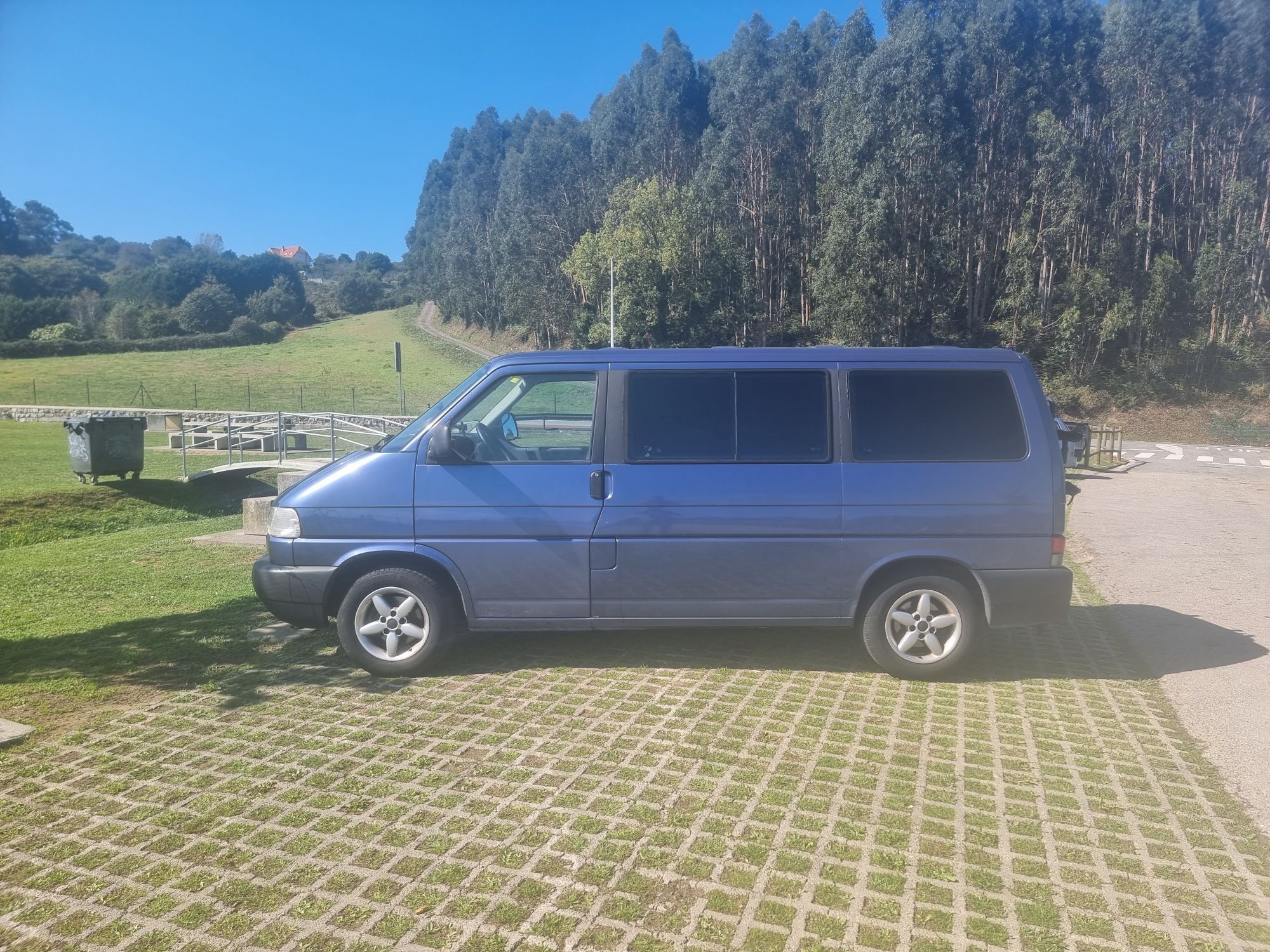 Foto del VOLKSWAGEN Multivan 2.5TDI 102