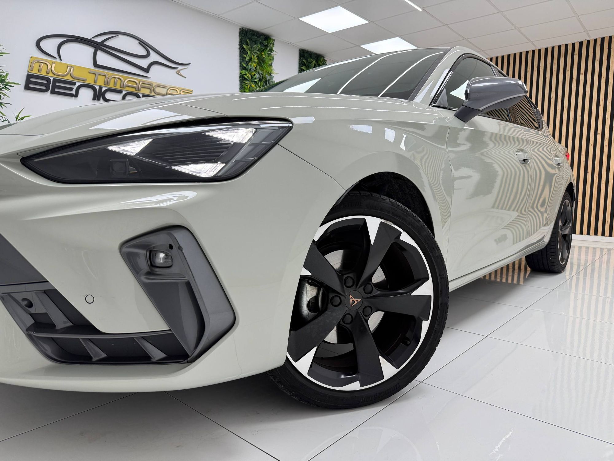 Foto del CUPRA León 1.5 ETSI DSG 110Kw