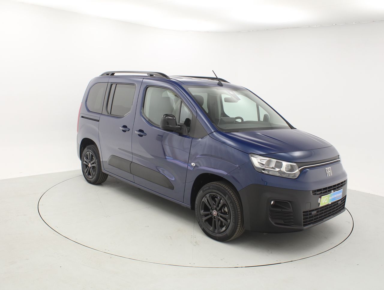 FIAT Dobló (E-DOBLO COMBI LAUNCH PACK BEV 136CV LH1 AUT 4P) en Barcelona