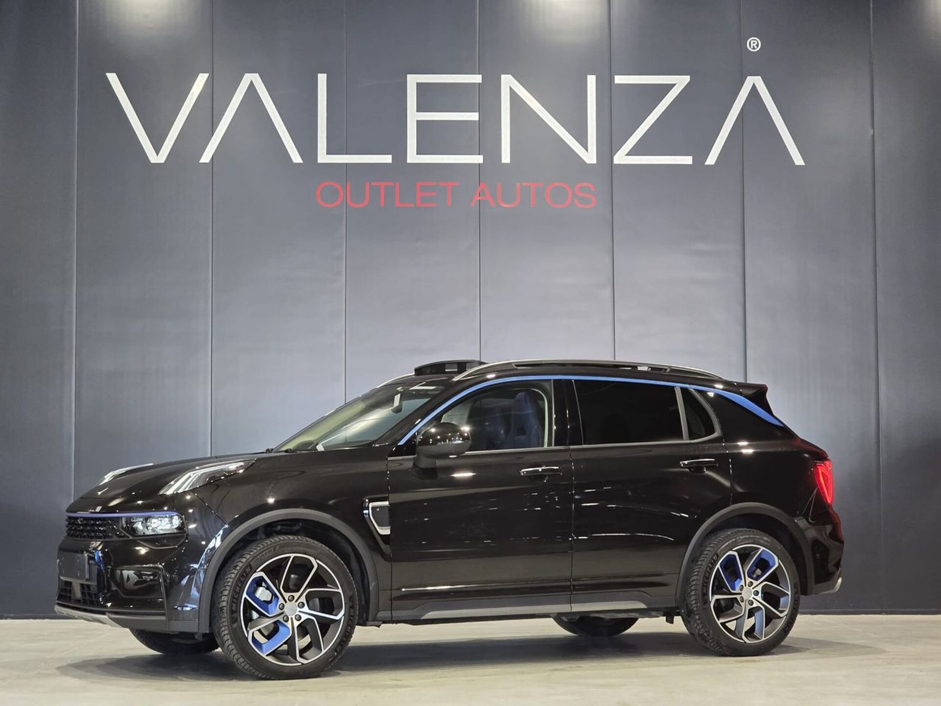 Imagen de LYNK & CO 01