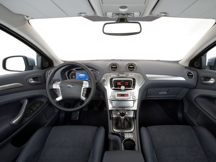 Ford Mondeo 2007 Interior 1 700x525