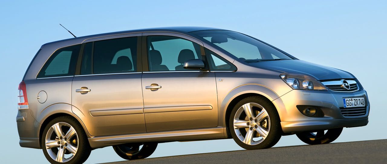 Todas las noticias de coches en un solo portal: Pruebas, fotos, vídeos, informes...