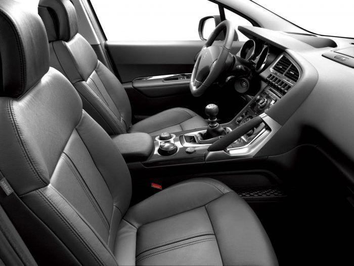 Peugeot 3008 2009 Interior 2 700x525