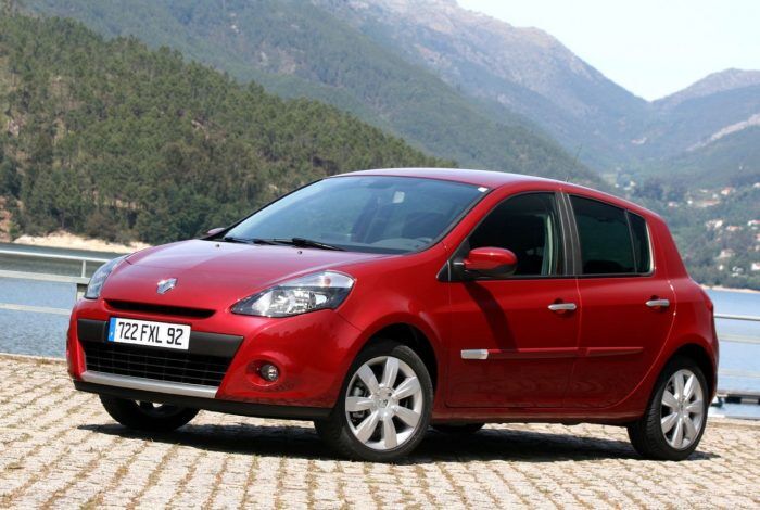 Renault Clio 2009 3 700x470