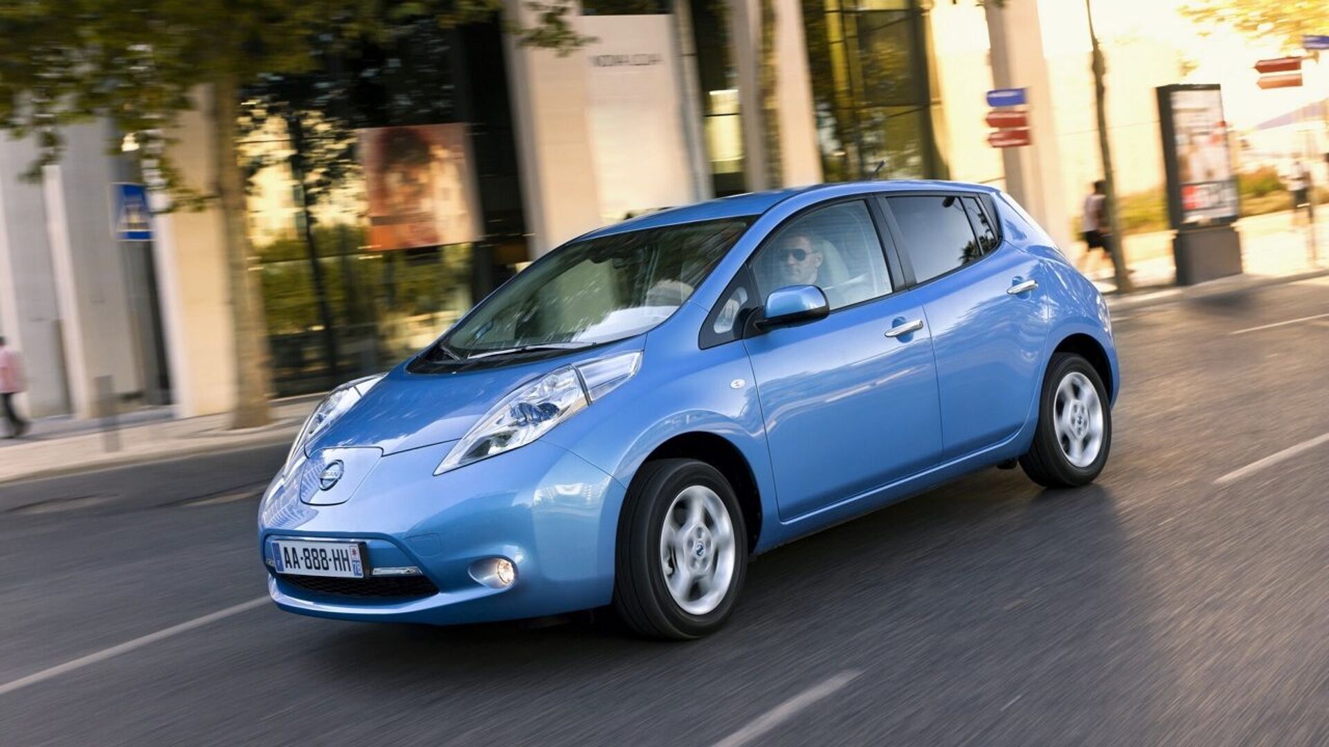 Nissan Leaf 2011 – 17