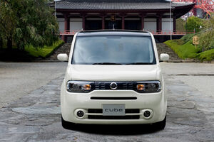 Nissan Cube 04 300x200