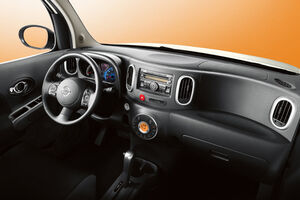 Nissan Cube 06 300x200