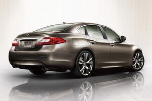 Infiniti M 03 300x200