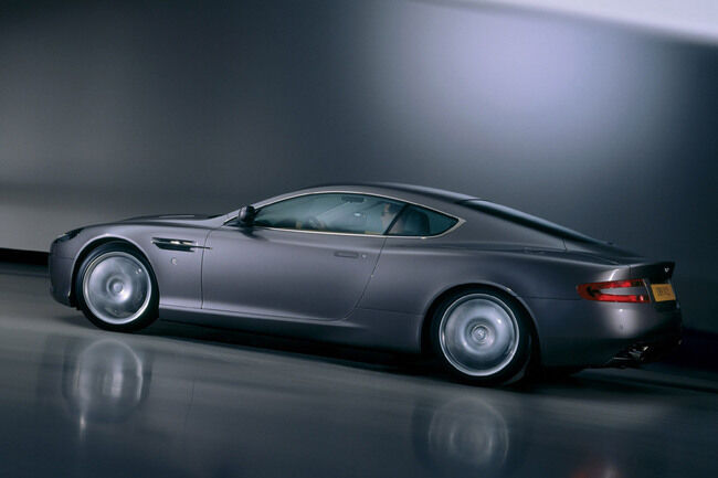 Aston Martin Db9 07 650x433