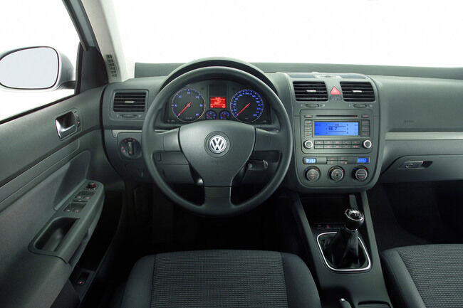 Volkswagen Jetta 05 650x433
