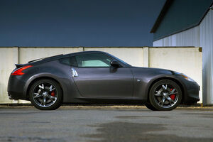 Nissan 370z Black Edition 01 300x200